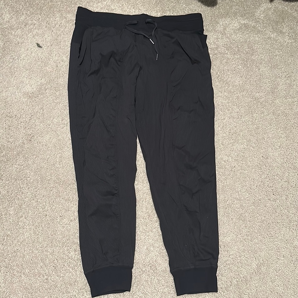 Lululemon black wind pants